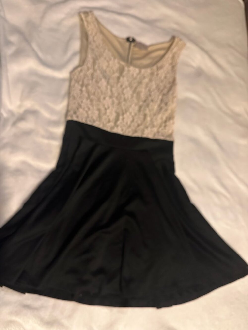 Black & White Dress - Brand Jella Couture - Size Small
